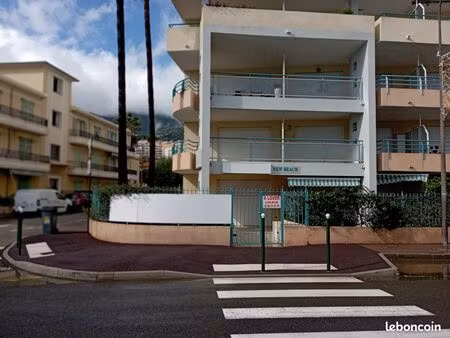 local commercial rdc bord de mer