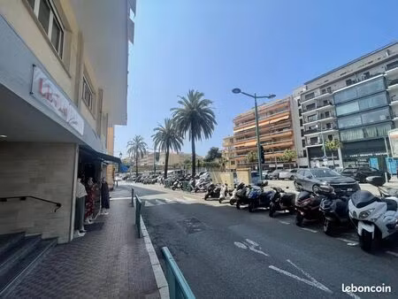 boutique 30 m² menton