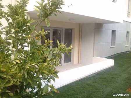 pas de frais d’agence - 2 pièces de 35 m2 en tres bon état + terrasse + parking