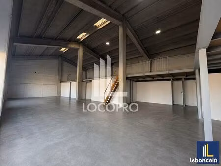 local d'activité 600 m²