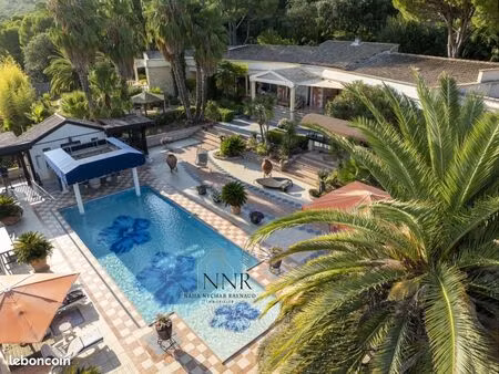 la palmeraie-villa de plain-pied de 200 m² sur 7700 m² avec piscine