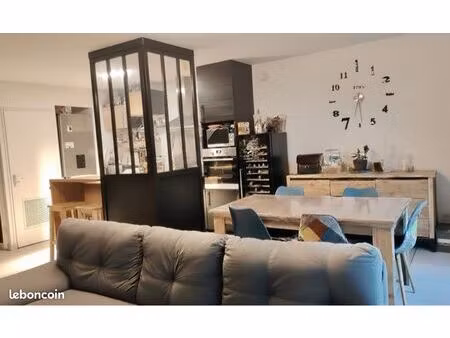 maison t5 de 101m2 - terrasse - jardin - garage et parking privatif - proche toutes commod