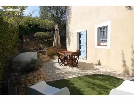 maison meublée valbonne - août