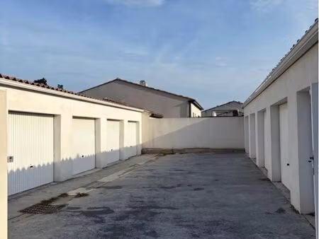 garages à louer
