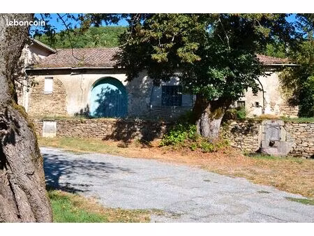 maison 1 pièce 200 m²
