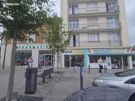 commerce 25 m²