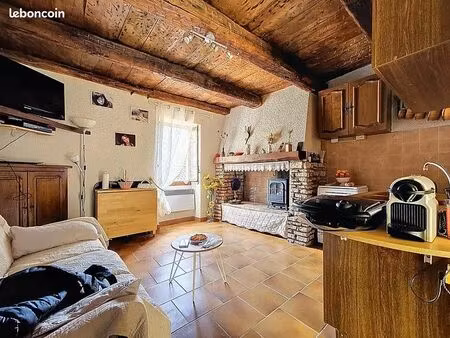 maison de village saint étienne estrechoux