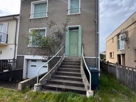 maison 6 pièces 204 m²