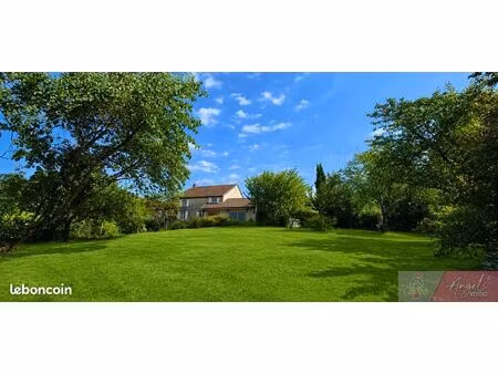 maison 8 pièces 224 m²