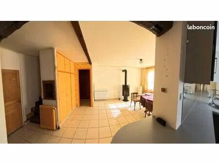 maison de bourg 100m² habitables + 200m² de potentiel (local & dépendances)
