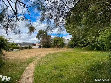 terrain 839 m² betton