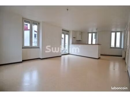 immeuble 19 pièces 326 m²