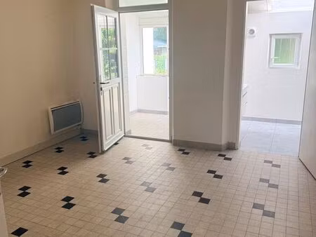 location maison de ville (54 m2) avec jardin