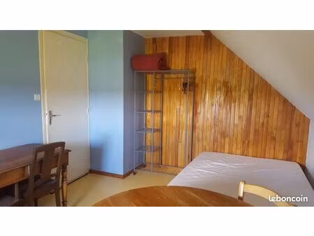chambre meublée