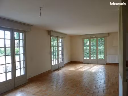 maison familiale plain-pied en plein centre