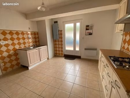 maison mitoyenne 60 m2 avec cour privative en centre ville