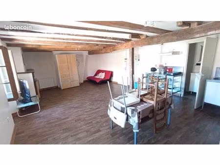 studio lumineux meuble centre figeac 40m2