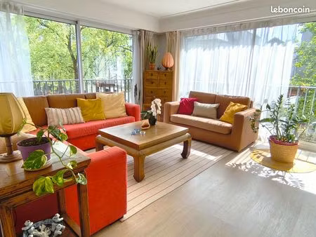 appartement t4/t5 avec balcon  parking  cave et ascenseur