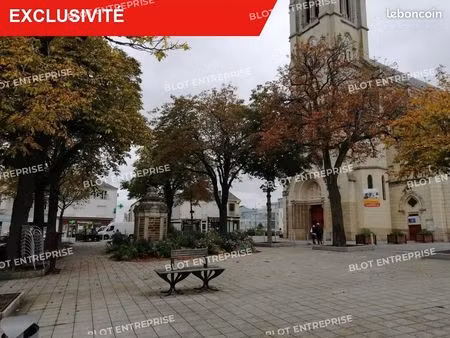 local commercial 122 m²