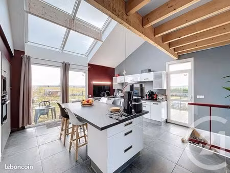 maison 5 pièces 205 m²