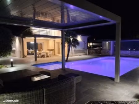 villa de caractere de 200m² secteur mont sous vaudrey sur 16 ares clos et securise avec pi