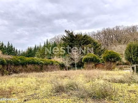 terrain 1020 m² cellettes