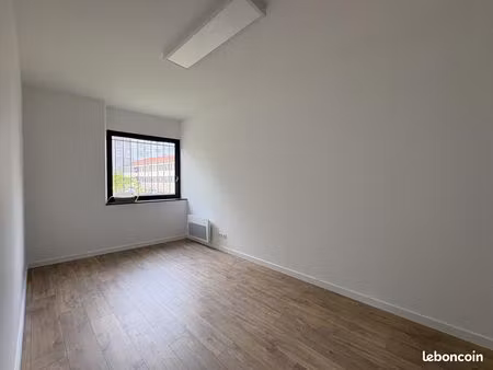 bureau 15 m²