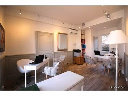 local commercial 606 /loyer