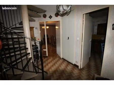 vendre villa 4 chambres trés beau jardin arboré