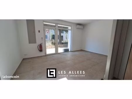 commerce 50 m²