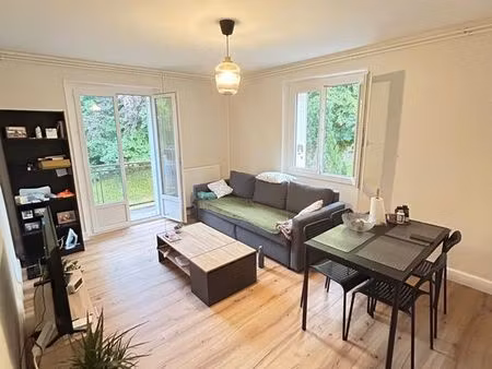 à louer – t4 de 62 m² entièrement rénové – lons-le-saunier (route de macornay)