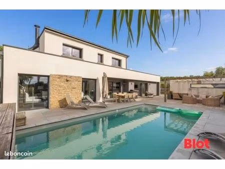 propriété 5 pièces 183 m²