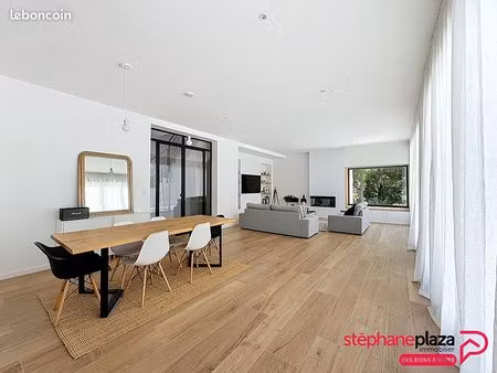 maison 7 pièces 230 m²