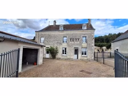 a louer- maison ancienne 4 chambres avec jardin et garage à crouzilles
