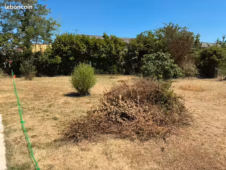 vends parcelle constructible