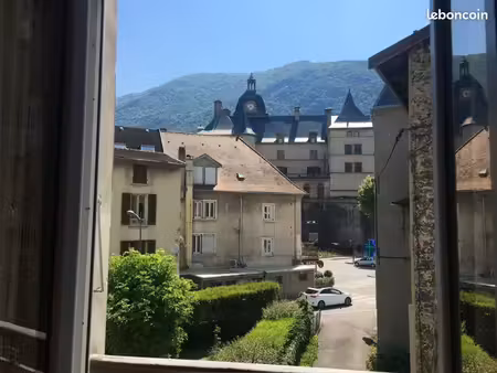 appartement de caractère face au château
