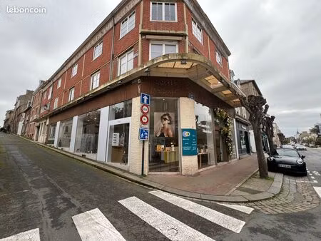 local commercial d'exception — 190 m² en plein cœur de dinard - dispo 1er septembre