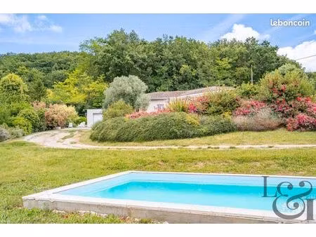 villa 5 pièces 120 m²