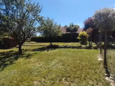 terrain constructible 713m2