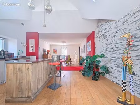 appartement 3 pièces 126 m²