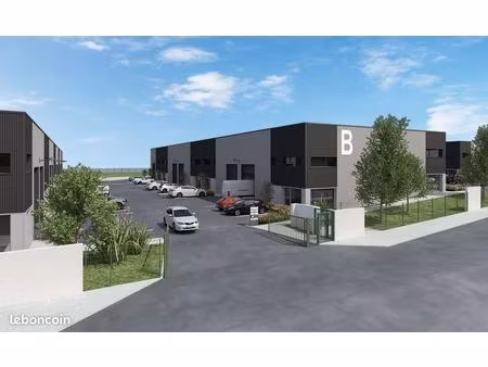 local 173 m² pléchâtel