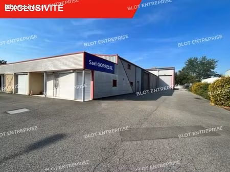 local d'activité 1 090 m²