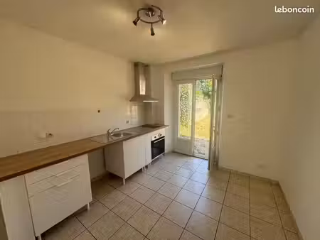 maison à louer t4 centre ville de doué
