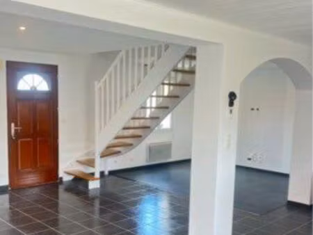 maison*4 pièces *derval
