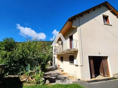propriété 6 pièces 130 m²