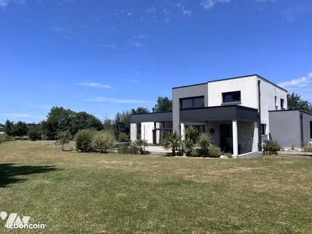 maison 234 m² hyenville