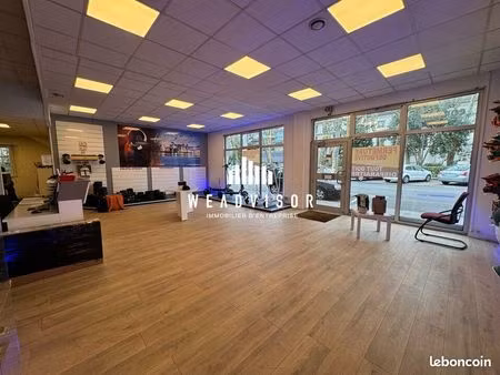 local commercial 160 m² tours