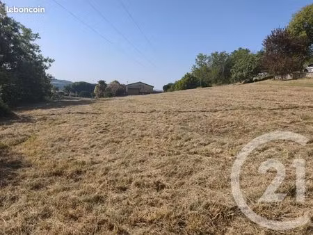 terrain 1 800 m² layrac