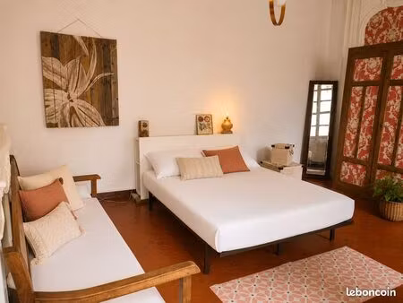 arles centre – grand t2 meublé 64 m² lumineux – idéal étudiant