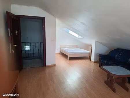 location studio meublé